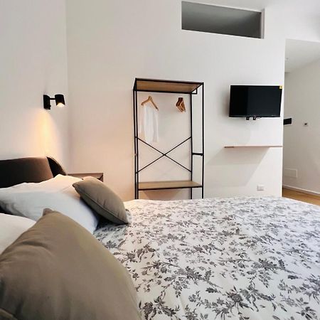 Finella Charming Rooms Bari Eksteriør billede