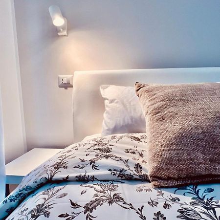 Finella Charming Rooms Bari Eksteriør billede