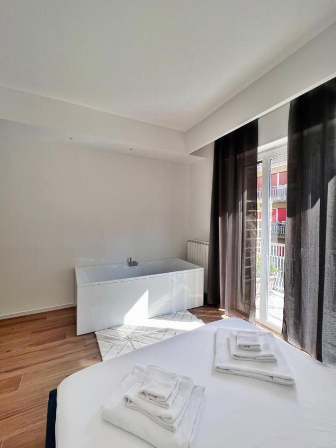 Finella Charming Rooms Bari Eksteriør billede