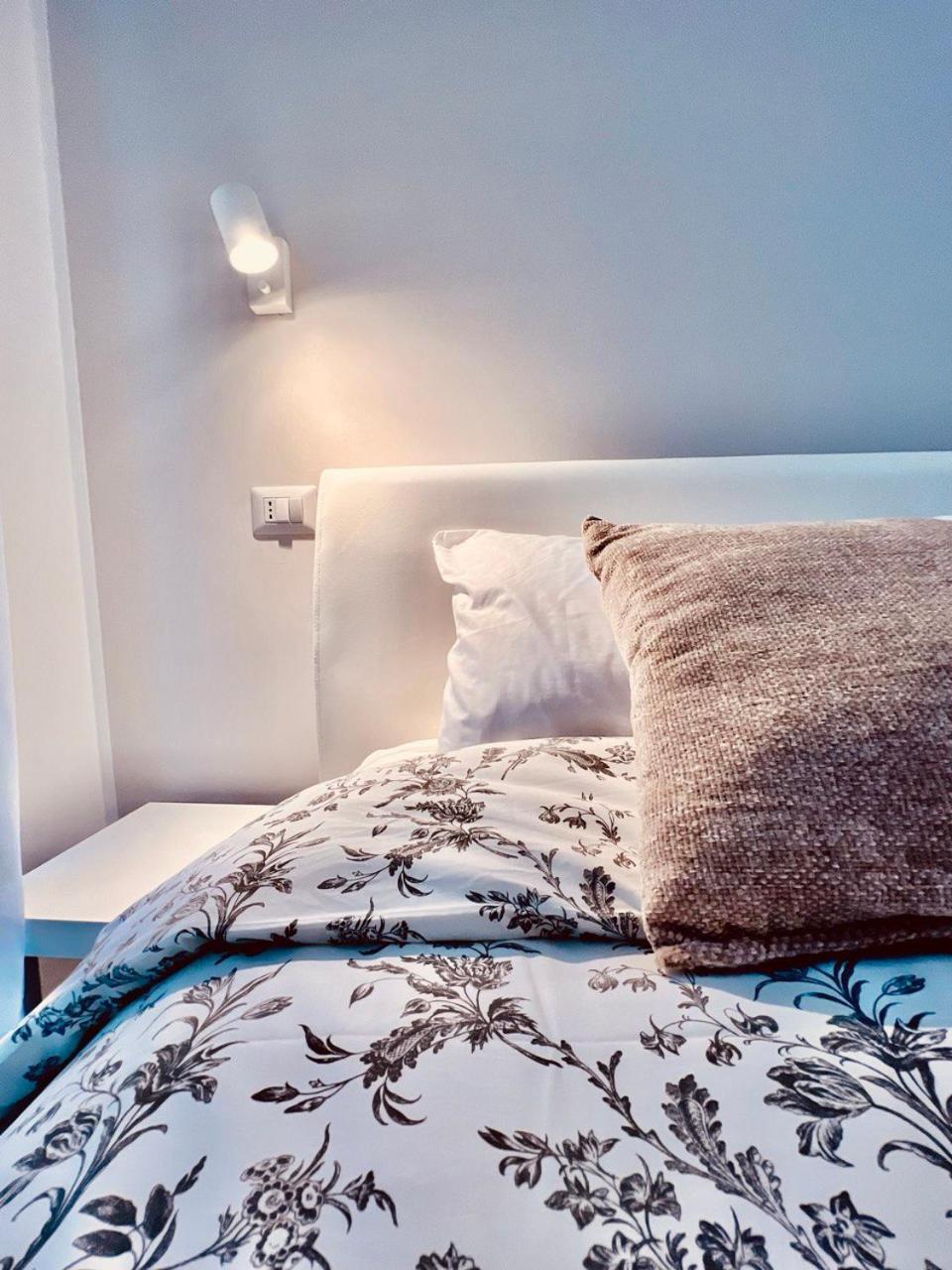 Finella Charming Rooms Bari Eksteriør billede